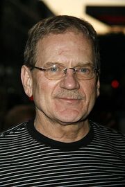 Robert Foxworth.jpg