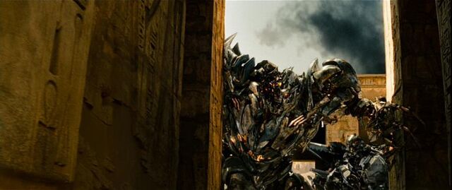 File:Rotf-megatron&starscrearm-film-33.jpg