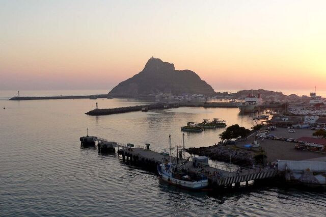 File:800px-Mazatlan El Faro sunset.jpg