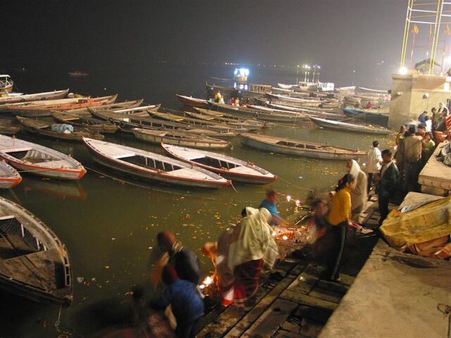 File:800px-Ganges ceremony.jpg