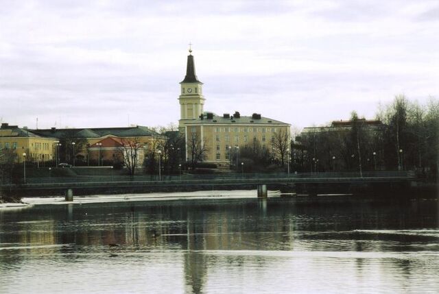 File:Oulu photo 2004.jpg