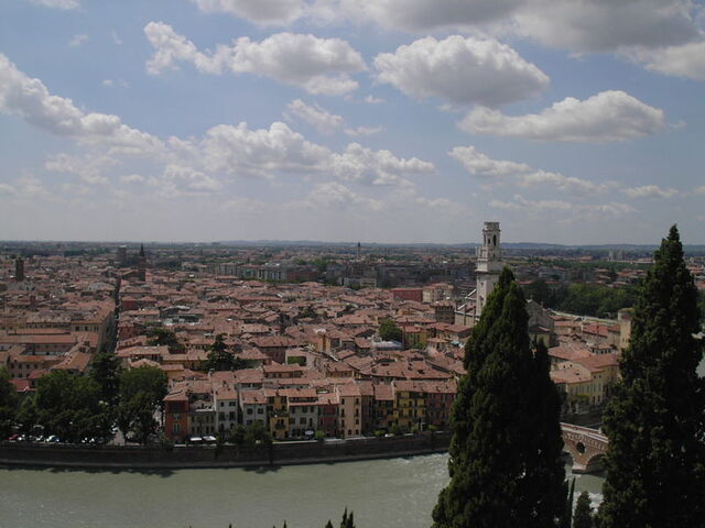 File:Verona view.jpg