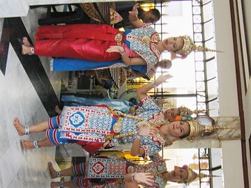 File:450px-Erawan dance.jpg