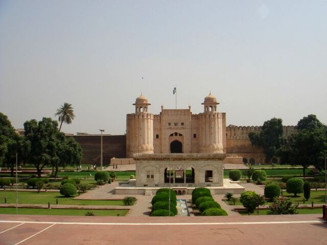 File:Alamgiri Gate of Lahore Gate.jpg
