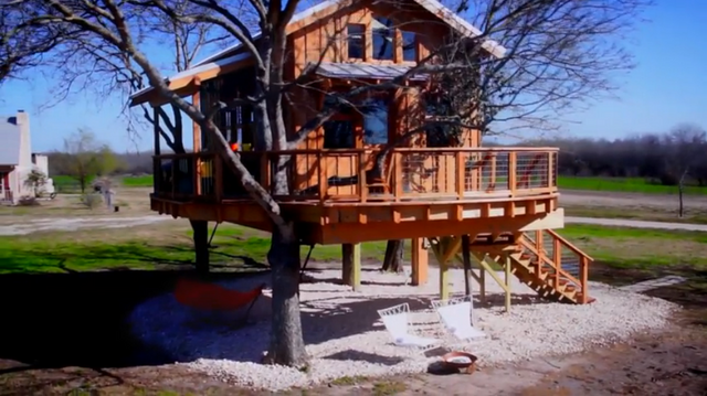 File:Twenty-Ton Texas Treehouse.png