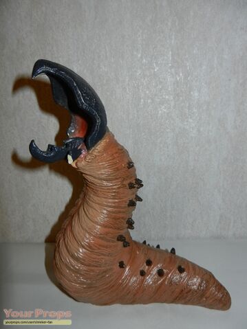 File:Tremors-3-Graboid-statue-1 (1).jpg