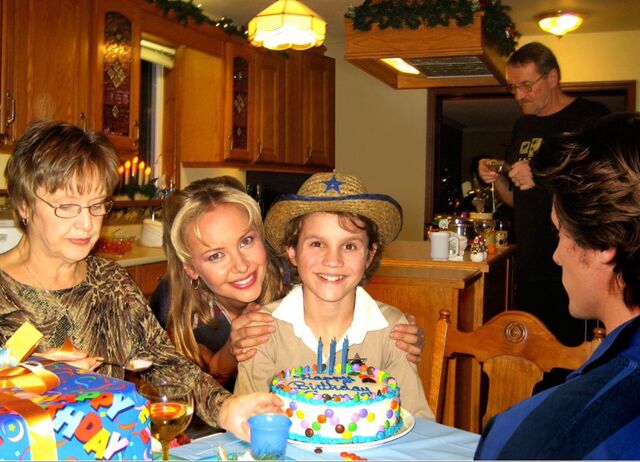 File:Young Sam Flynn Birthday.jpg