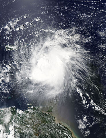 File:Erika 2015-08-27 1725Z.jpg