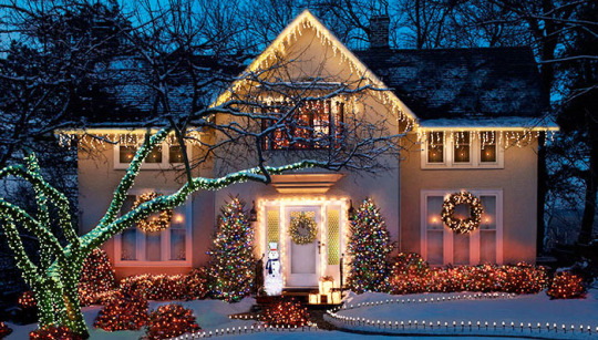 File:Christmas house.jpg