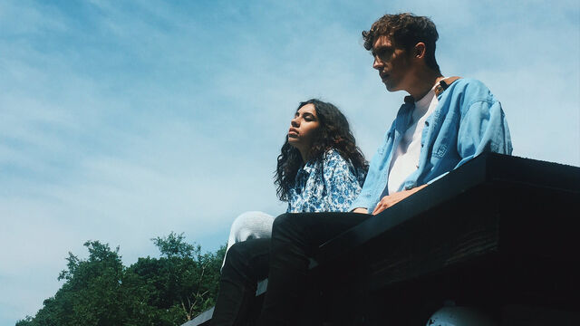 File:TroyeAndAlessia.jpeg