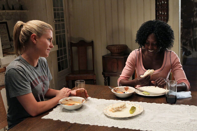 File:Tara Sookie S3Finale.jpg