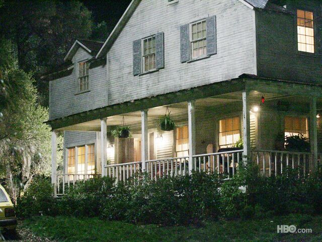 File:Outside-sookie-house-1024x768.jpg