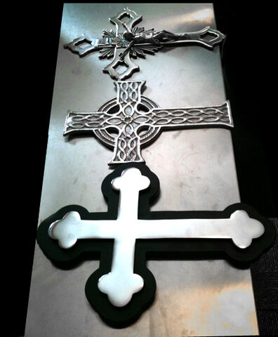 File:Crosses.jpg