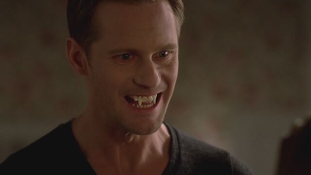 File:Erics Fangs Season4.jpg