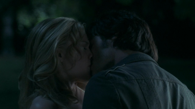 Fichier:KissSookieAndBill.png