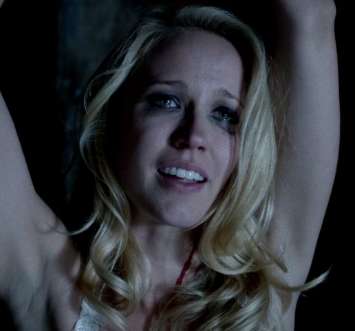 File:SarahInChainsBB7x10.png