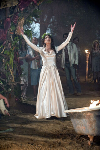 File:True-BloodDotNet Season2 160.jpg