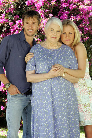 File:Gran, Sookie, Jason.jpeg