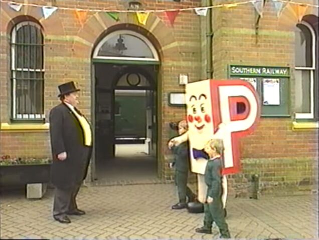 File:HelloThomasandJames9.jpg