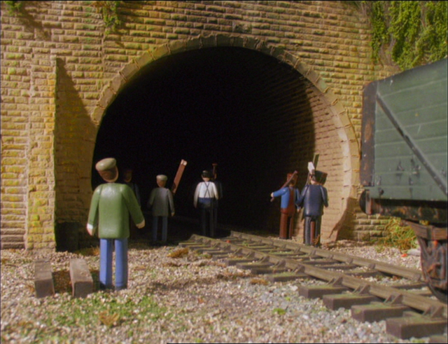 File:HenryandtheElephant34.png