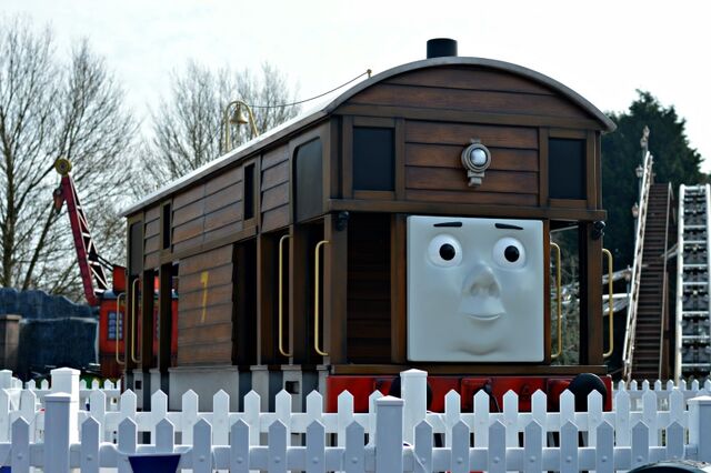 File:Toby'sTramExpress.jpg