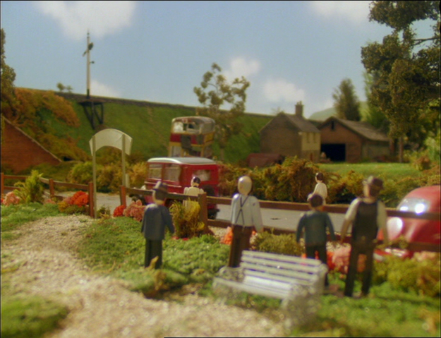 File:TrainStopsPlay34.png