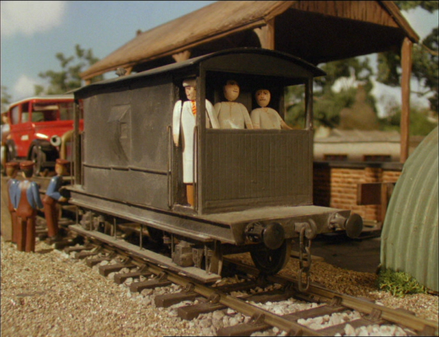 File:TrainStopsPlay68.png