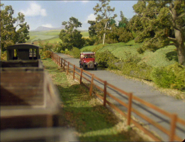 File:TrainStopsPlay40.png