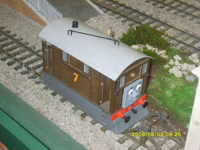 File:Toby discover thomas drayton manor 2009 by nuritoxican-dak24w2.jpg