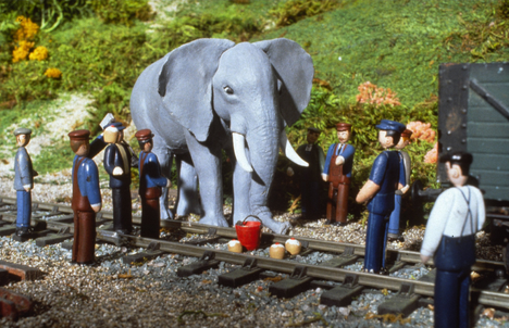 File:HenryandtheElephant86.png