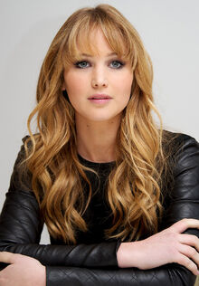 Jennifer-Lawrence-Biography-Favorite-Things-Food-Color-Books-Movies-Music-Facts
