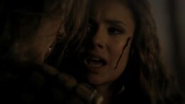 209VampireDiaries0516