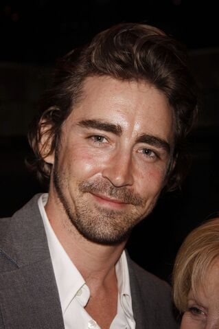 File:Lee Pace Mr Abbot 1-682x1024.jpg