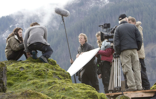File:Twilightsetrobback.jpg