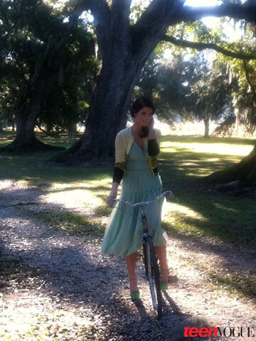 File:Ashley-greene TeenVogue7.jpg