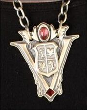 200px-Volturi Crest Necklace - 2.jpg