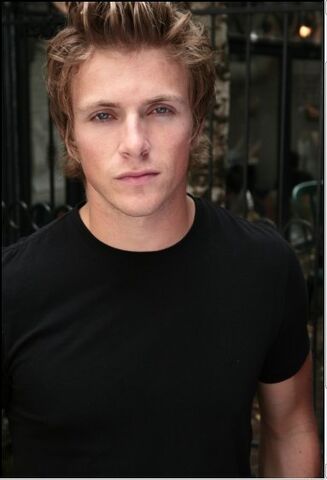 File:Charlie Bewley 1.jpg