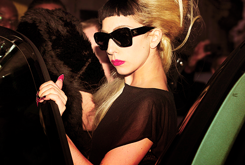 File:Lovely gaga-loo.png