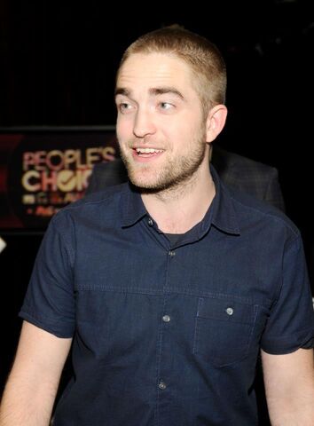 File:Robert Pattinson is sexy.jpg