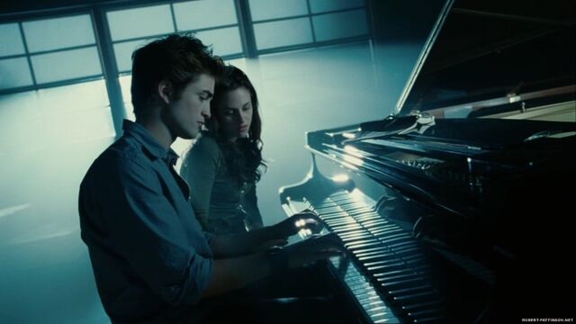 File:-Edward-Bella-all-about-bella-cullen-7383046-1292-726.jpg