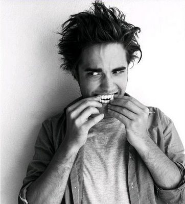 File:Robert Pattinson 2.jpg