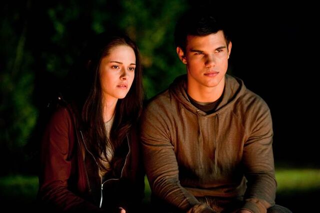 File:Bella and Jacob6.jpg