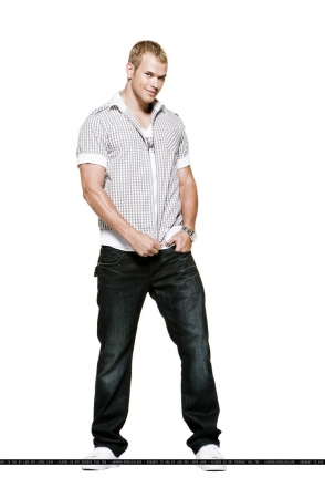 File:Kellan Lutz 30.jpg
