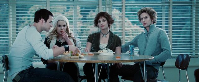 File:Twilight3emmettandrosalie4724398909398.jpg