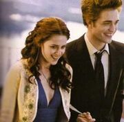 185px-Bella edward prom.jpg