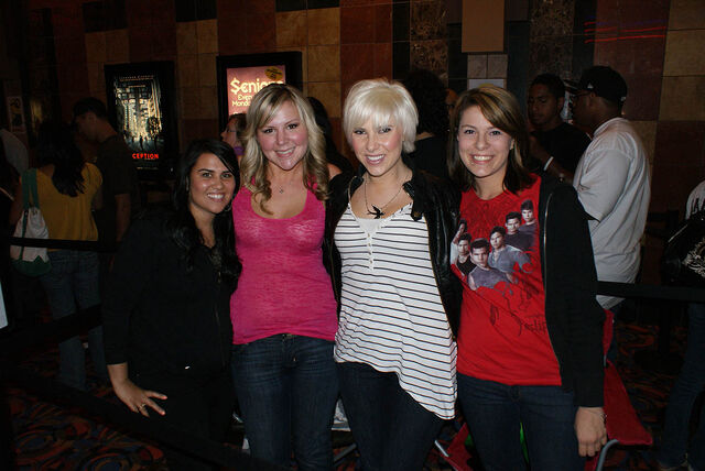 File:Twilightpremiere42.jpg