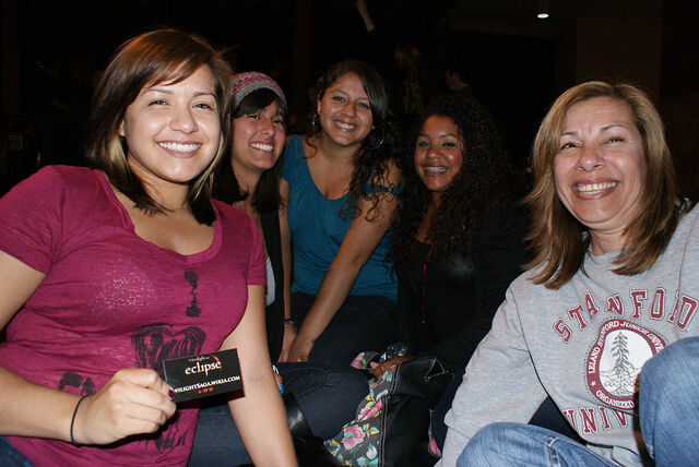 File:Twilightpremiere76.jpg