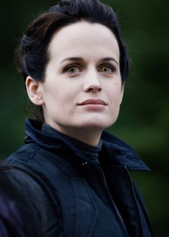 File:Esme-twilight-series-17532585-528-742.jpg