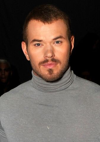 File:TodoTwilightSaga - Kellan 05.jpg