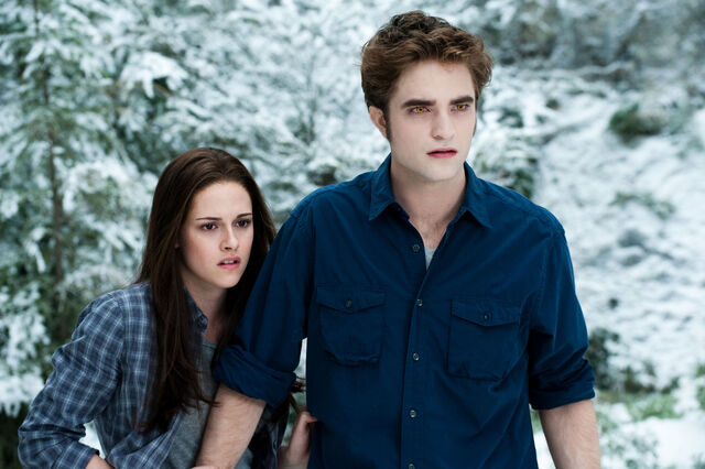 File:Eclipse-Movie-Still-edward-cullen-13198579-2560-1703.jpg